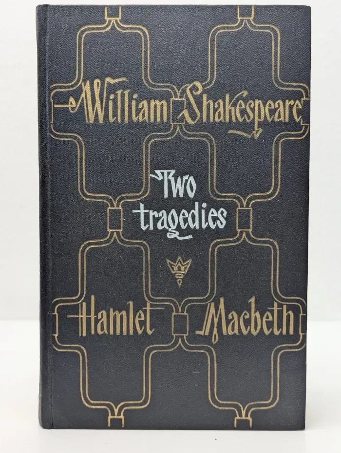 Библиотека иностранной литературы. Two Tragedies. Hamlet, Macbeth. Две трагедии. Гамлет. Макбет