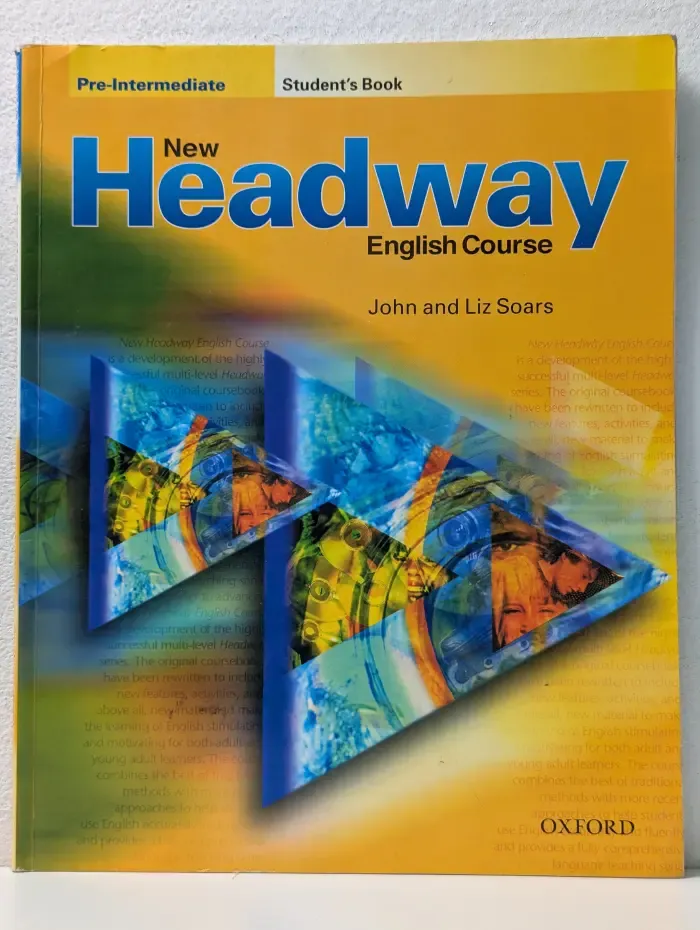 New Headway English Course. Pre-Intermediate Student's Book