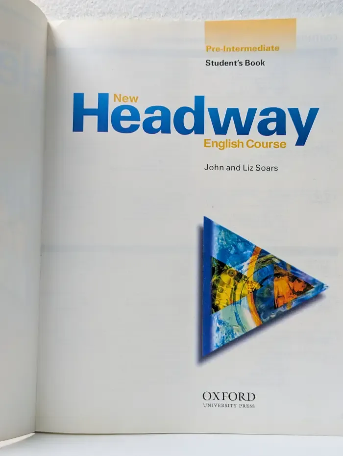 New Headway English Course. Pre-Intermediate Student's Book