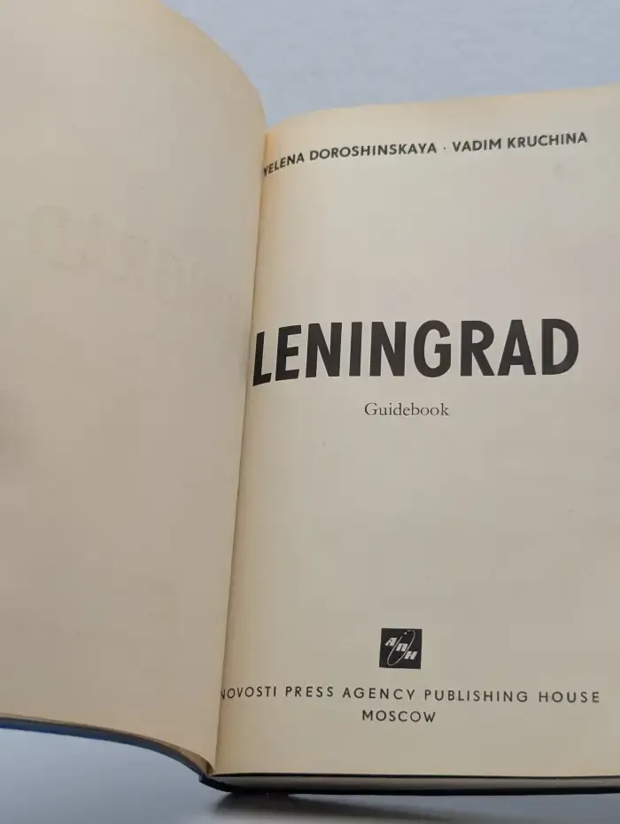Leningrad Guidebook